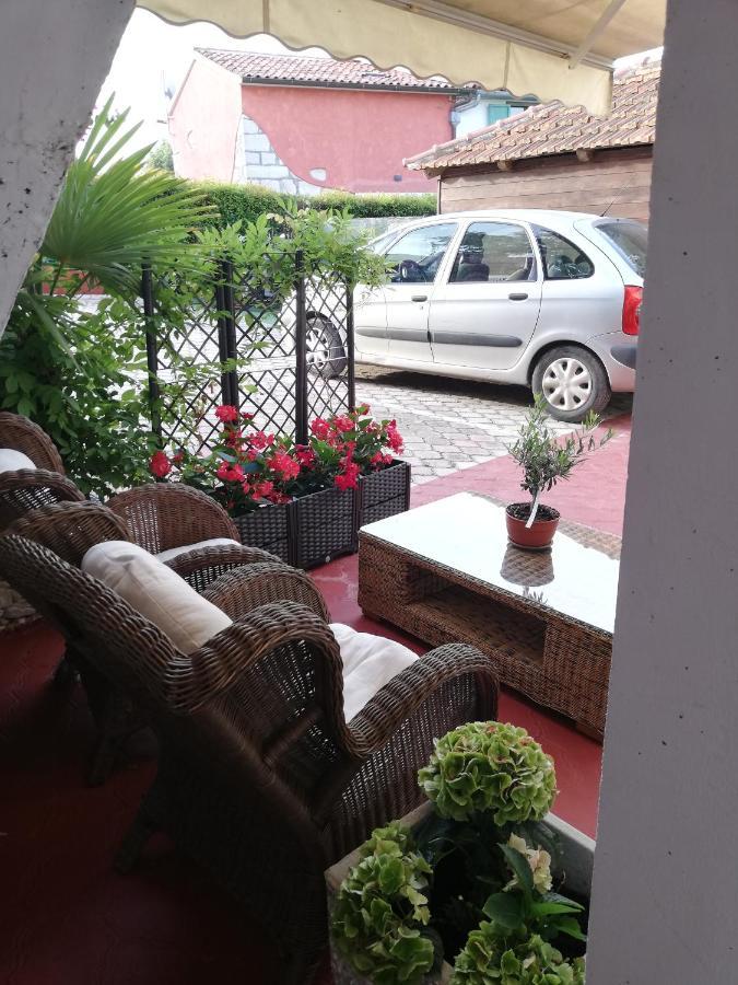 Apartments Poretti For 2,In Center Parking Free In The Yard,6 Min Beach Walk Ровинь Экстерьер фото