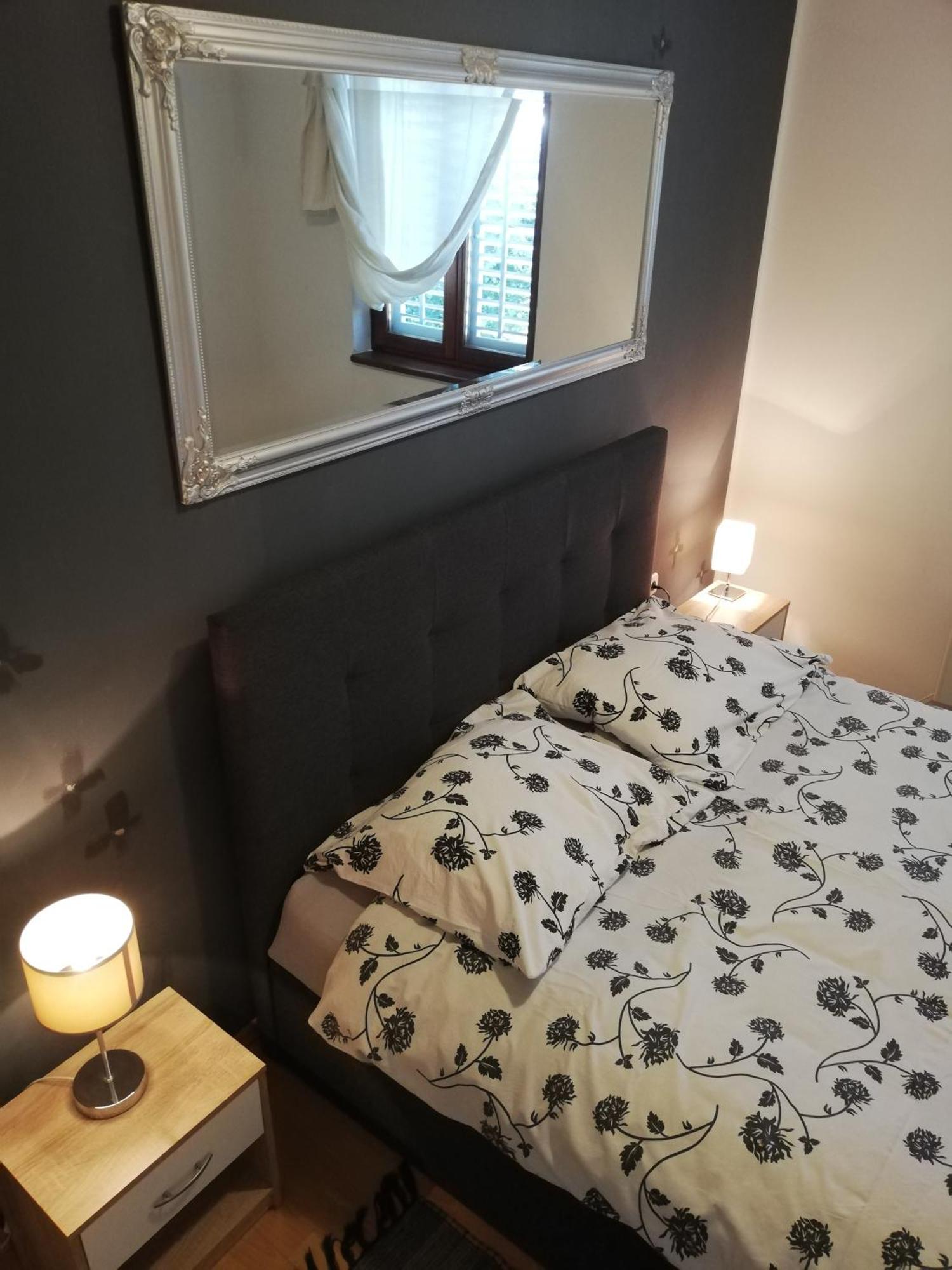 Apartments Poretti For 2,In Center Parking Free In The Yard,6 Min Beach Walk Ровинь Экстерьер фото