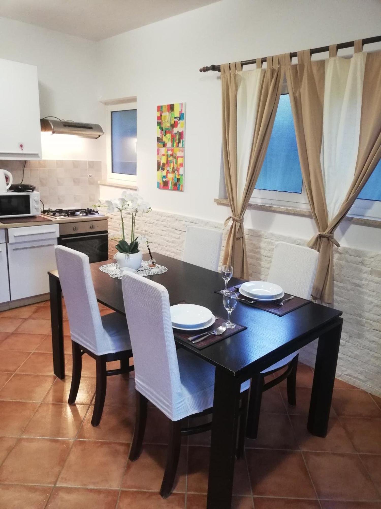 Apartments Poretti For 2,In Center Parking Free In The Yard,6 Min Beach Walk Ровинь Экстерьер фото