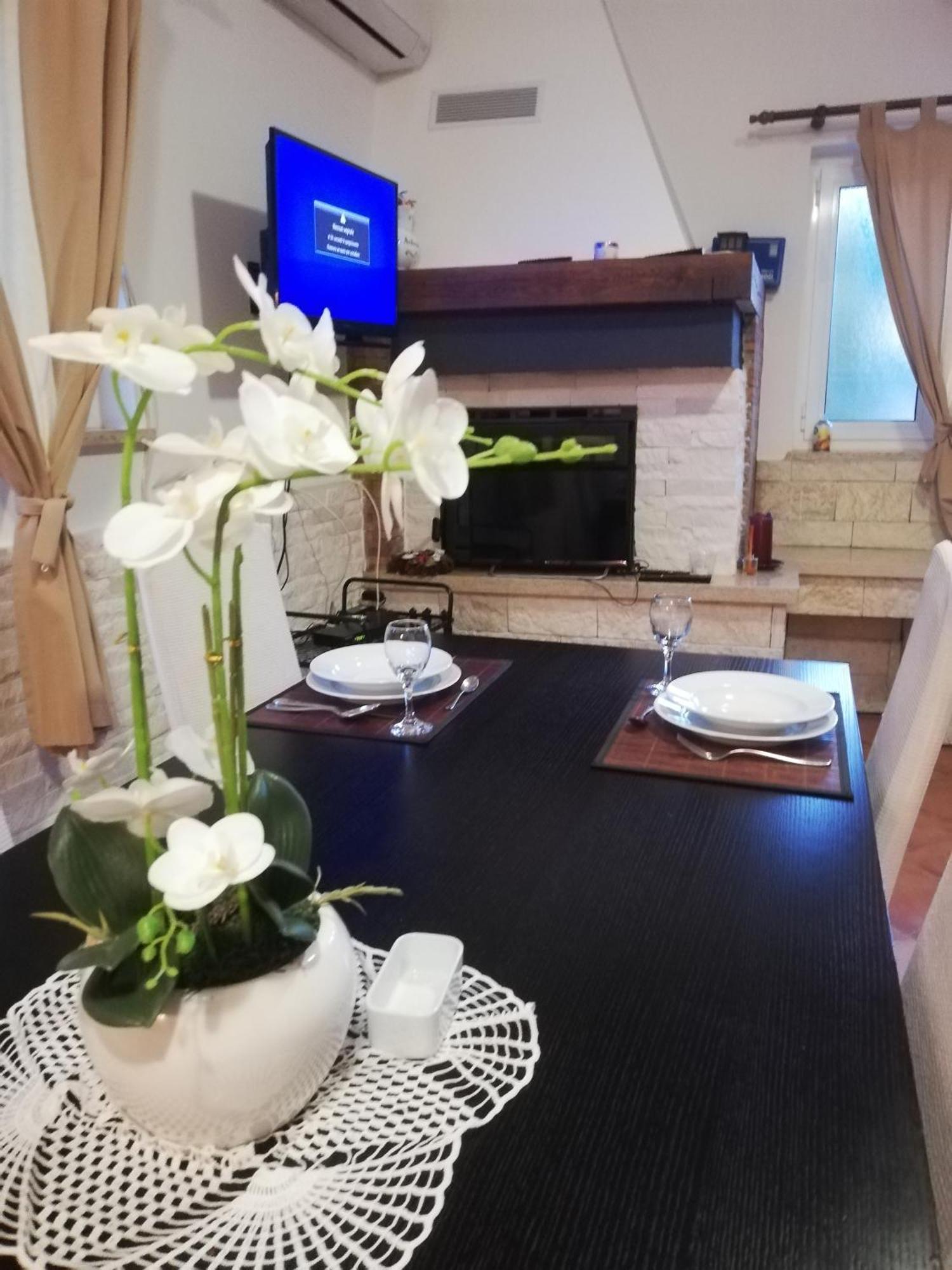Apartments Poretti For 2,In Center Parking Free In The Yard,6 Min Beach Walk Ровинь Экстерьер фото